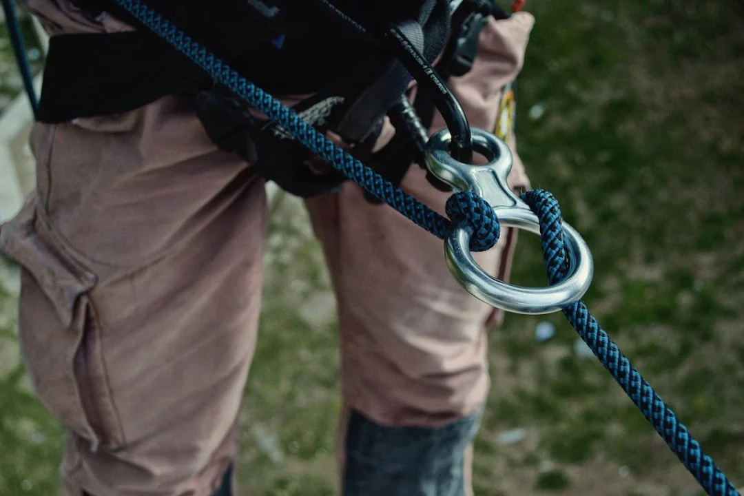 Safety First: Work Positioning Belts vs Full Body Harness – Which One Should You Choose?